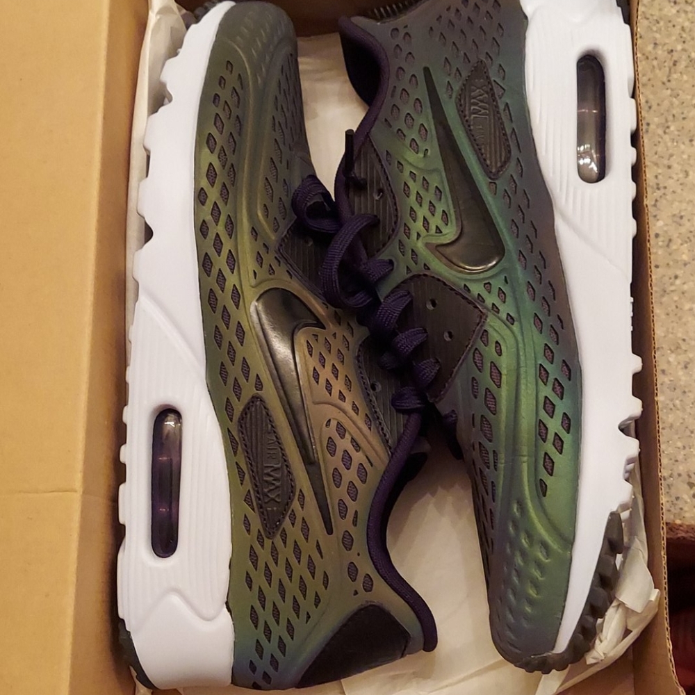 RARE Women’s Nike air max size 9